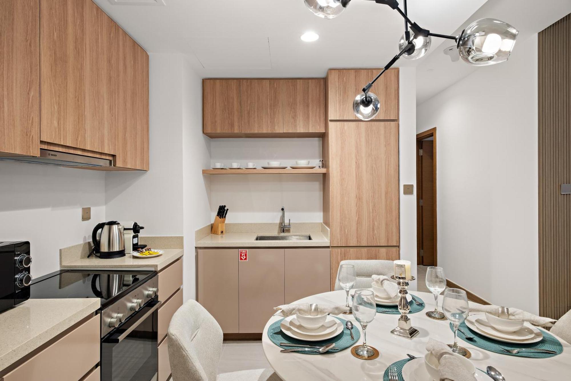 Luxury 2br In Business Bay With Balcony & Canal View * Dubai