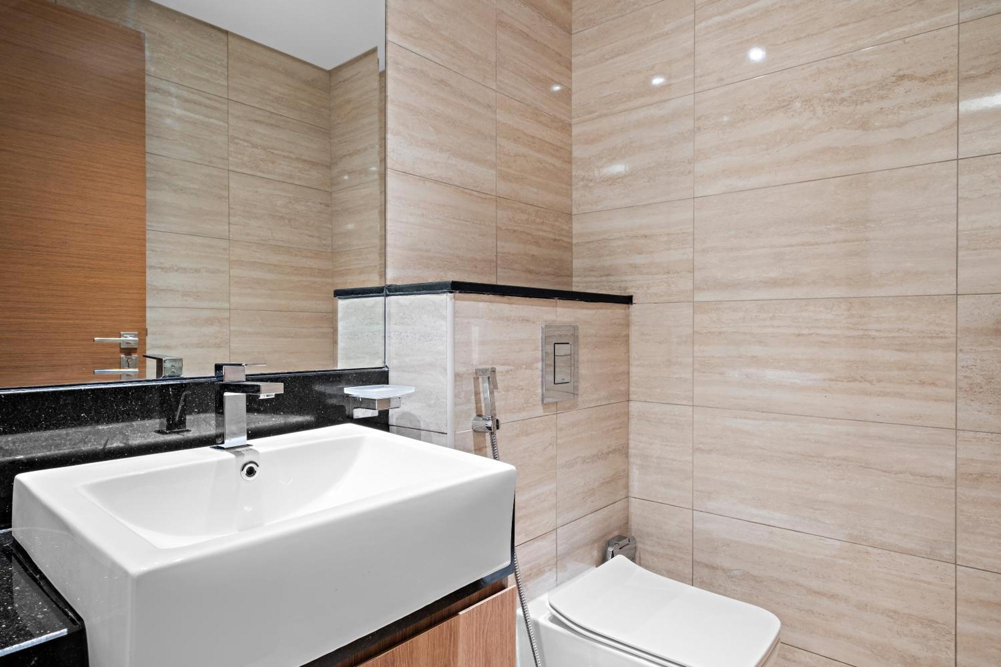 Luxury 2br In Business Bay With Balcony & Canal View