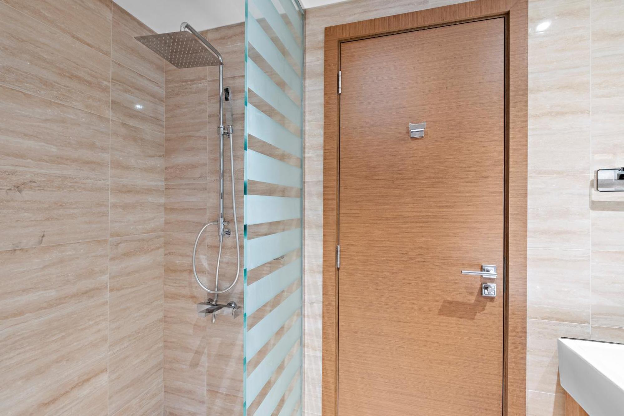 Luxury 2br In Business Bay With Balcony & Canal View