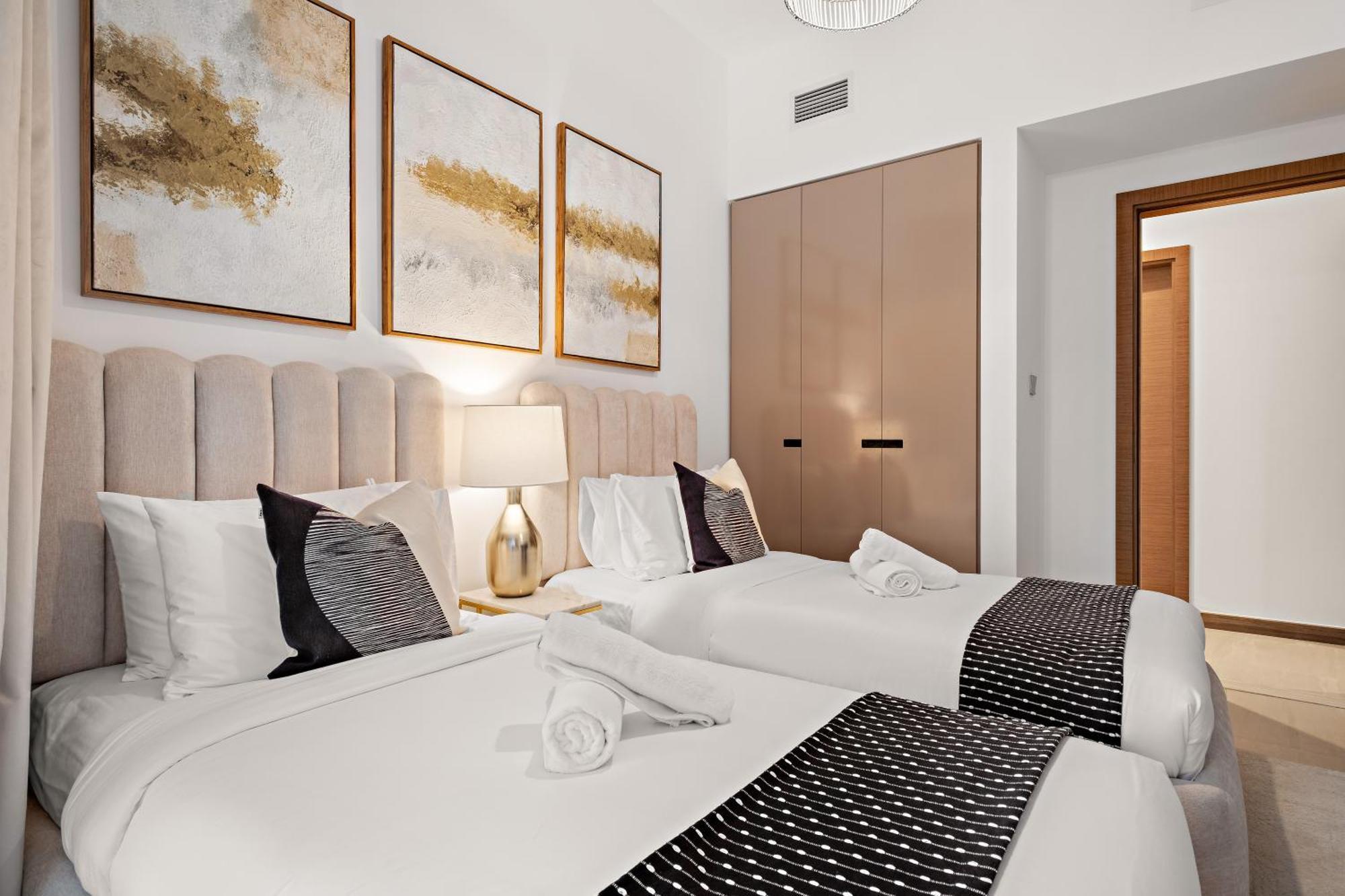Luxury 2br In Business Bay With Balcony & Canal View
